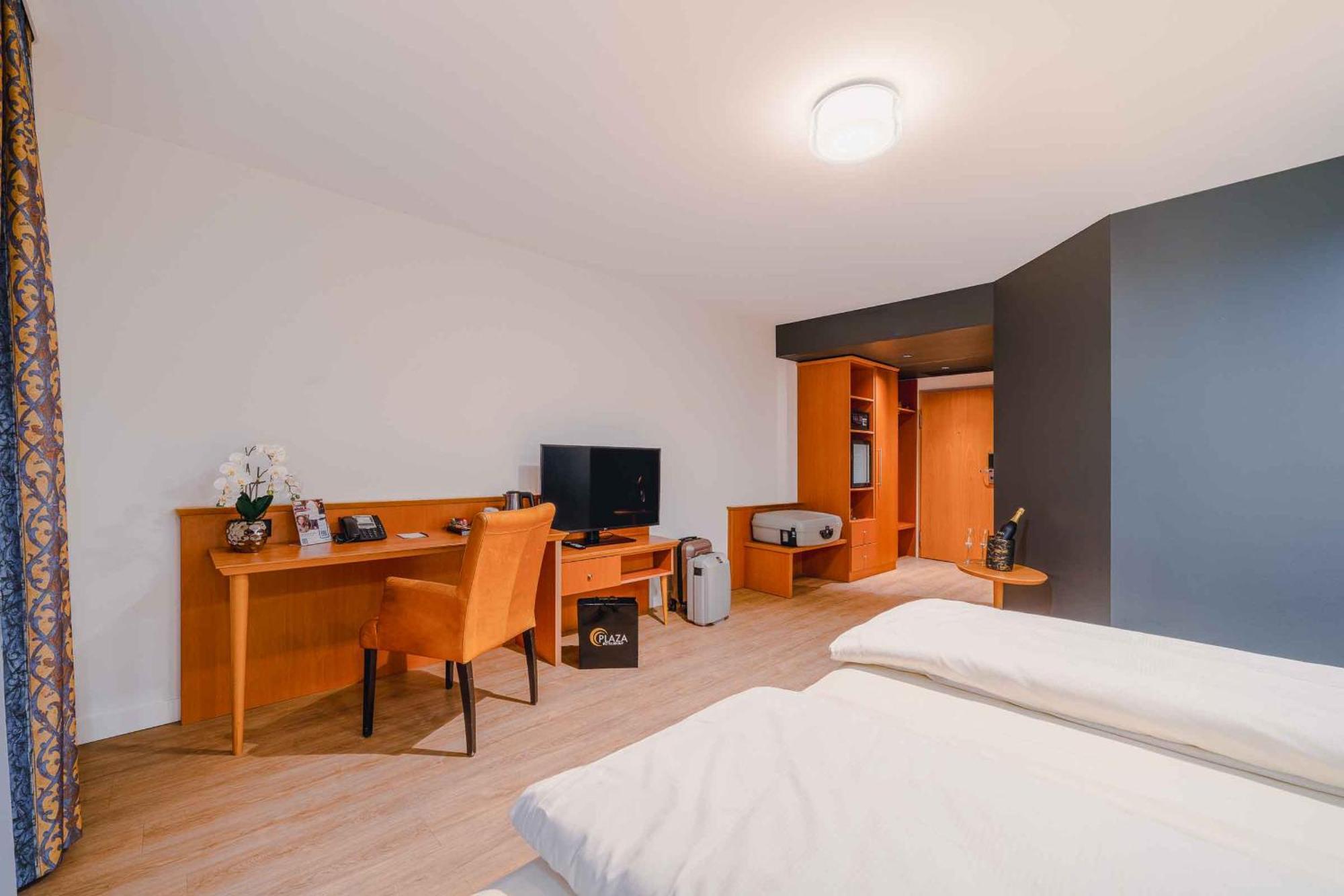 Plaza Inn Koeln Pulheim Exteriör bild